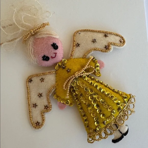 Vintage homemade embroidered holiday ornaments - Picture 16 of 16